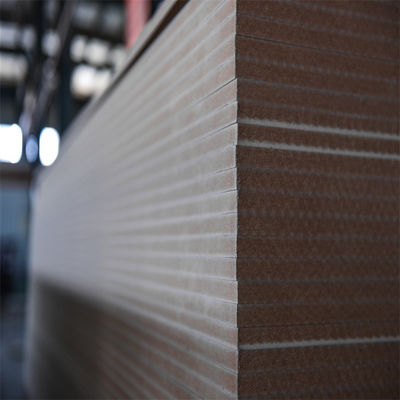 Planche MDF en fibres ignifuges de 18 mm avec stratification HPL de style moderne pour panneaux muraux