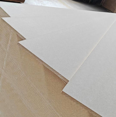 Planche en MDF brut de 18 mm d'épaisseur avec normes d'émission de formaldéhyde E0