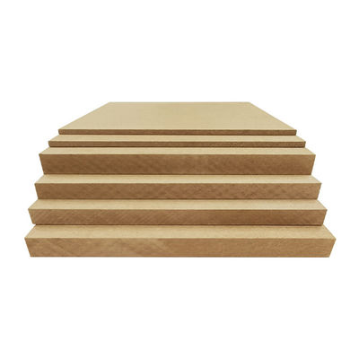 1220*2440mm 18mm 3mm 12mm Plain MDF Board avec couleurs mélamines et fibres de bois