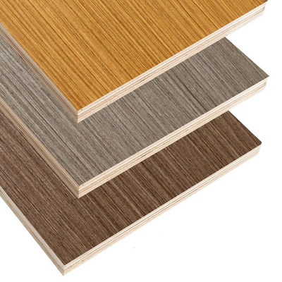 Densité 680-830KG/M3 2-25mm 1220*2440mm MDF feuille de film de mélamine pour la décoration intérieure