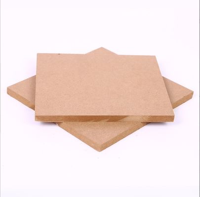 Fourniture directe de panneaux MDF 4*8ft 6mm 9mm 12mm 15mm 18mm avec une épaisseur de 1,5-25mm
