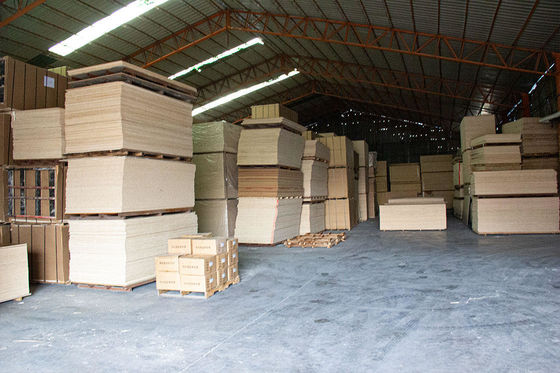 Prix du carton Mdf de première classe / qualité du carton Mdf de première classe / fond 6mm / 9mm / 12mm / 18mm