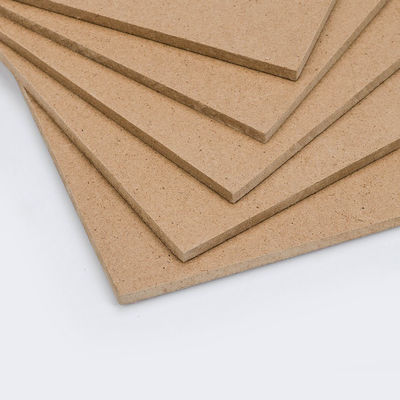 Densité 680-830 kg/m3 Plaques dures de 18 mm Plain Mdf Plaques en fibre de bois brut 1220*2440 mm