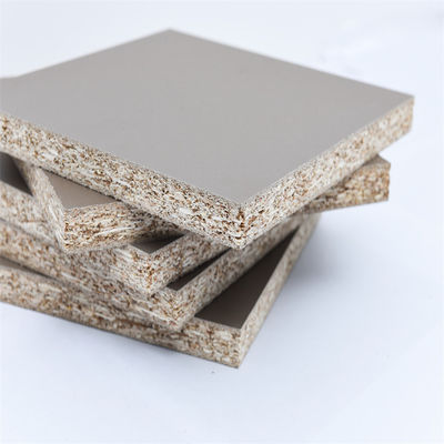 30 mm d'épaisseur E0 Grade Professional Melamine MDF Board pour le revêtement de bois