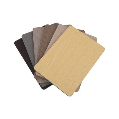 Couleurs différentes Panneaux en PVC à mousse résistant à l'humidité
