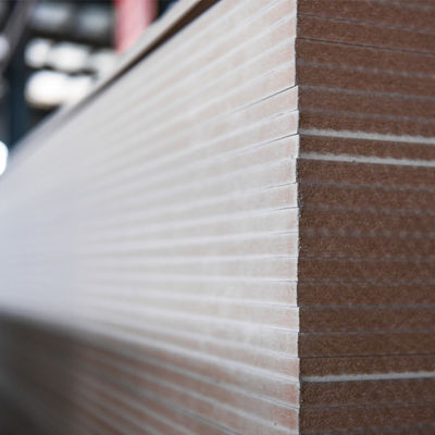 1.5-25 mm d'épaisseur MDF placage en chêne, cendres de noyer, hêtre pour le marché des importateurs en Éthiopie