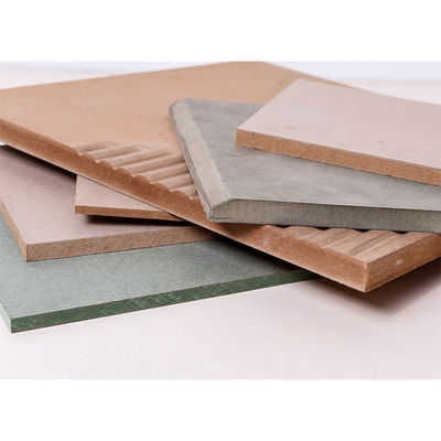 En intérieur 2-25 mm Taille personnalisée Plain MDF Board avec noyau en bois massif de peuplier