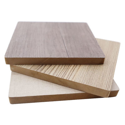 Plaque de mélamine blanche Mdf Hdf Pour meubles avec colle E0 et revêtement de mélamine durable