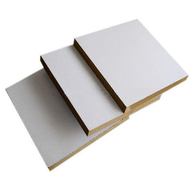 Plaque en fibres de densité moyenne de 16 mm blanche brillante/grenier de bois mélamine Mdf pour la fabrication de meubles
