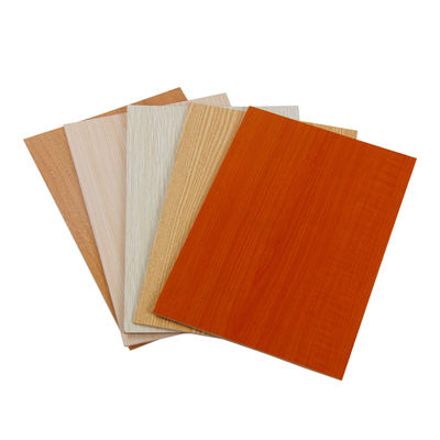 Plaque Mdf de mélamine de 18 mm de couleur de grain de bois blanc pour la fourniture de plaques en fibres de densité moyenne