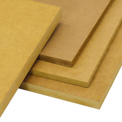 18 mm E1 E2 Grain de carton MDF brut pour les exigences de décoration intérieure et de mobilier